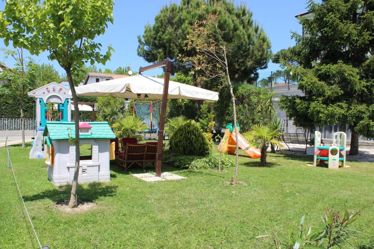 Villa Liliana Cervia Bagian luar foto